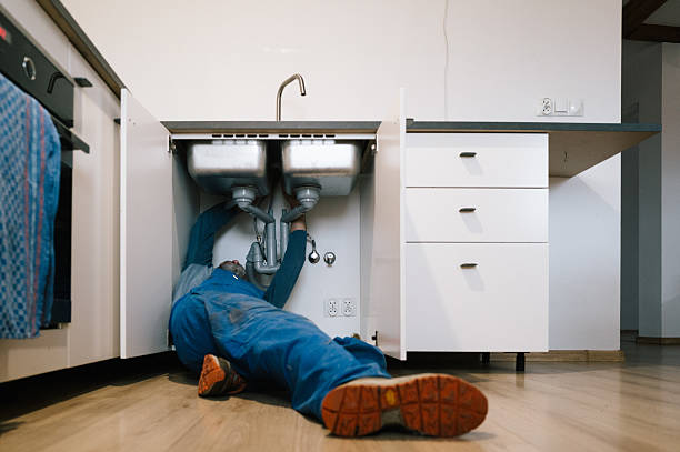 Professional Emergency Plumber technician working in Anderson, MO